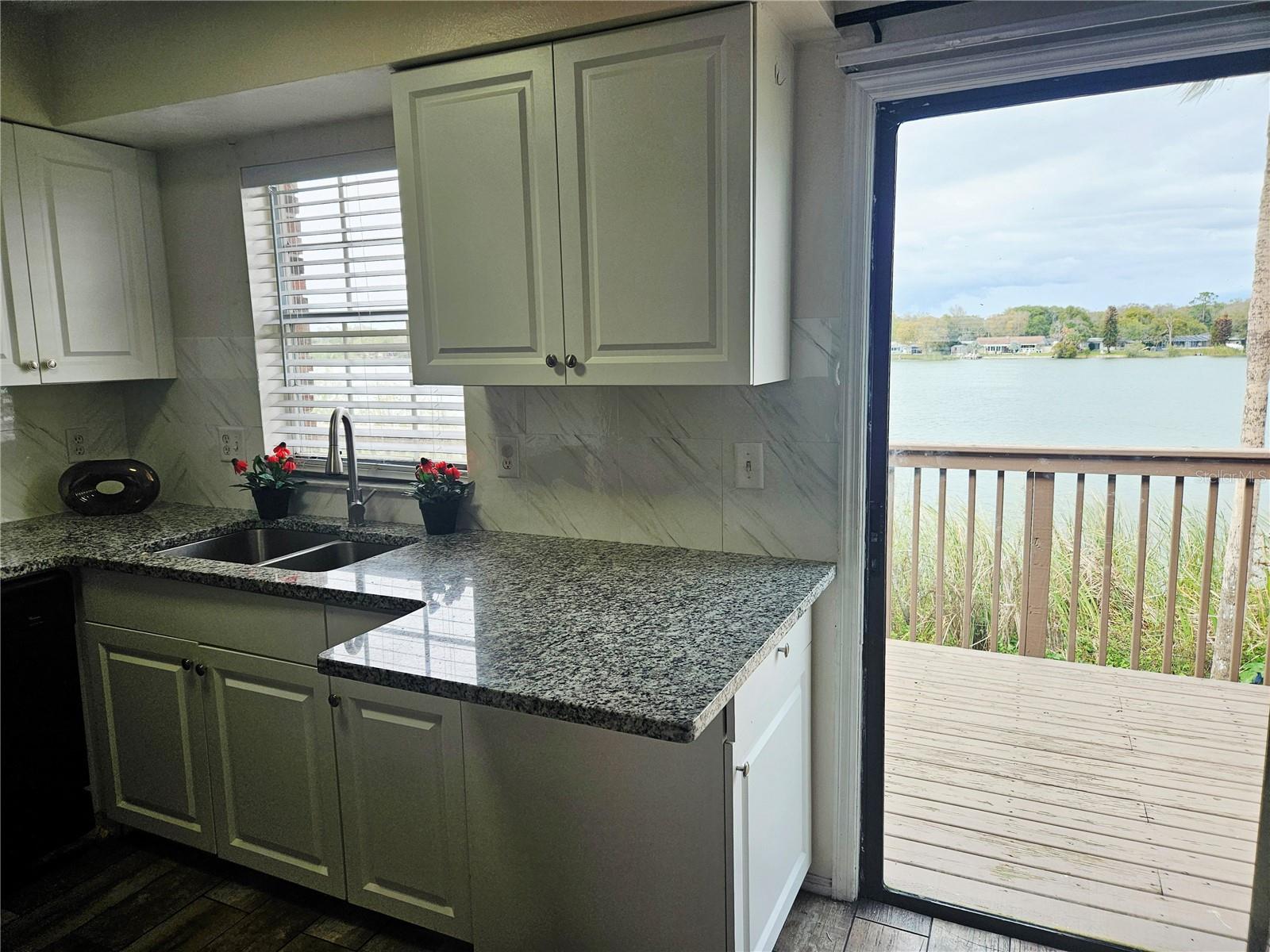 LAKE BENTLEY SHORES CONDO PH 01 - Residential