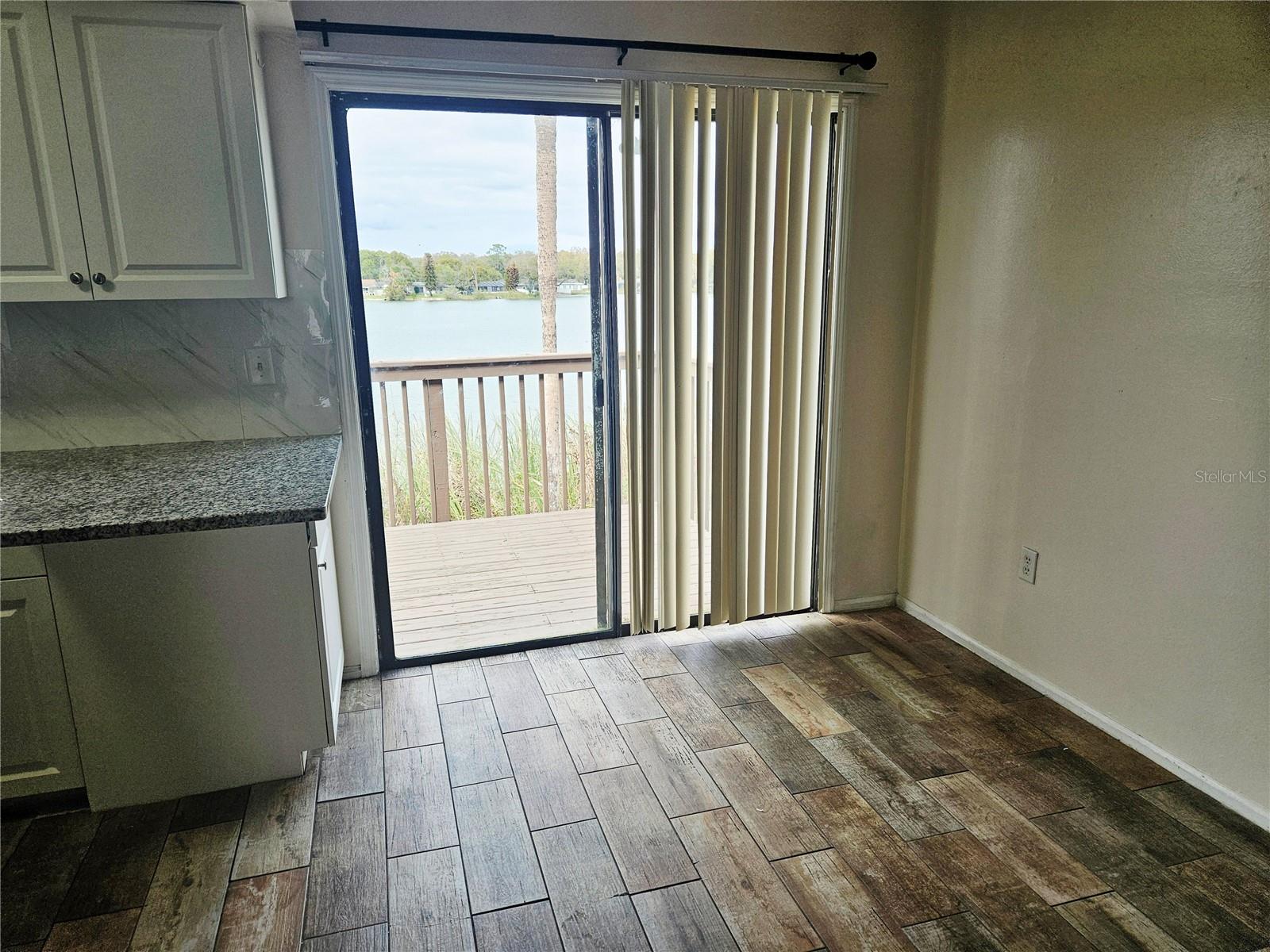 LAKE BENTLEY SHORES CONDO PH 01 - Residential