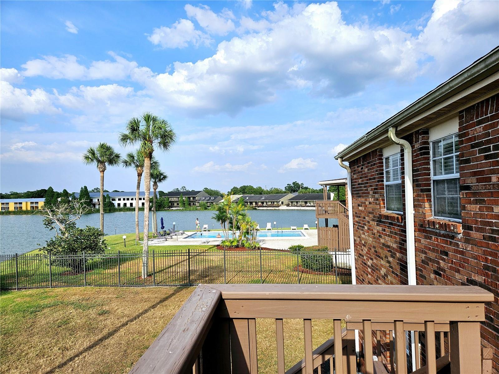 LAKE BENTLEY SHORES CONDO PH 01 - Residential
