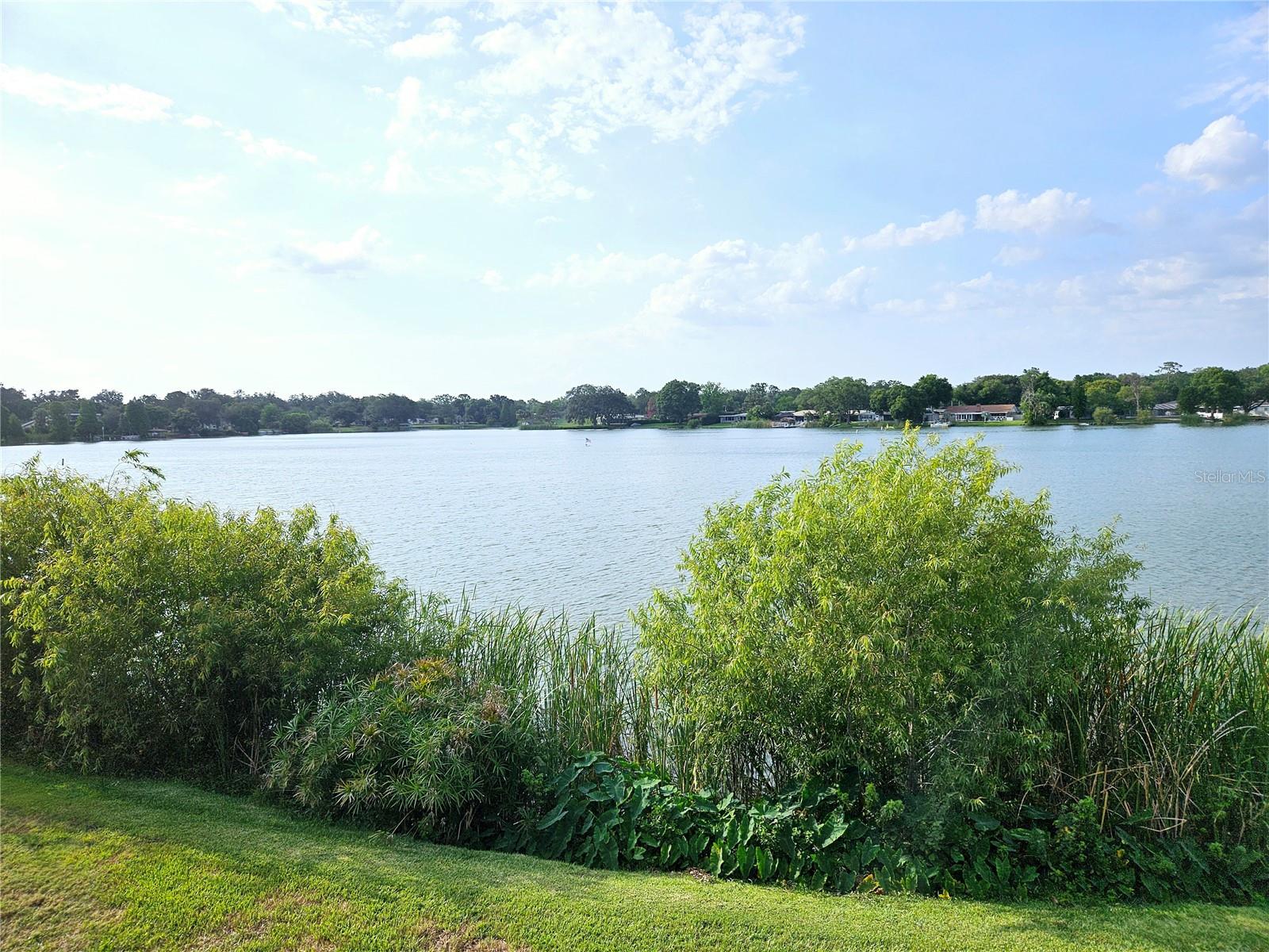 LAKE BENTLEY SHORES CONDO PH 01 - Residential