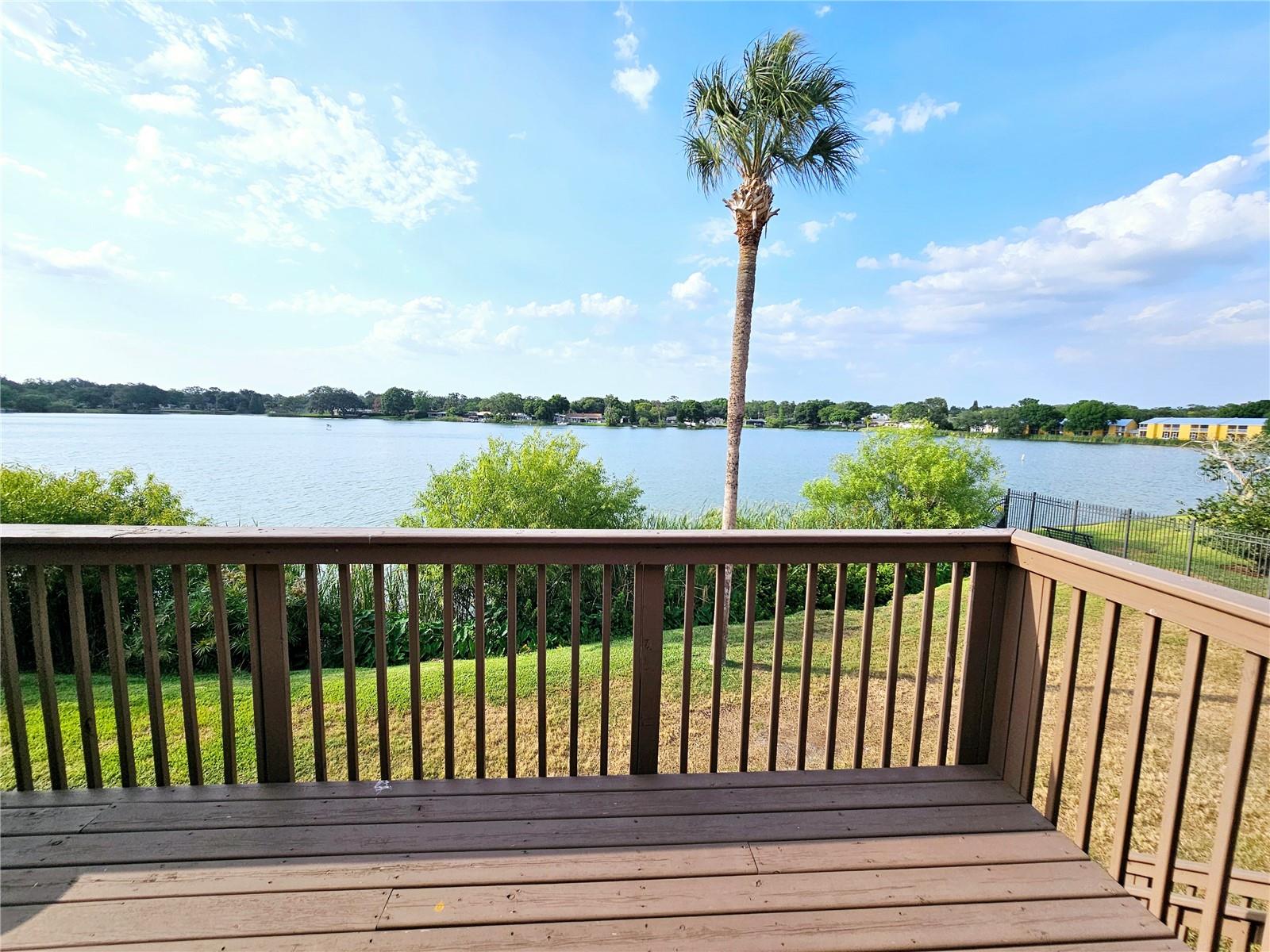 LAKE BENTLEY SHORES CONDO PH 01 - Residential