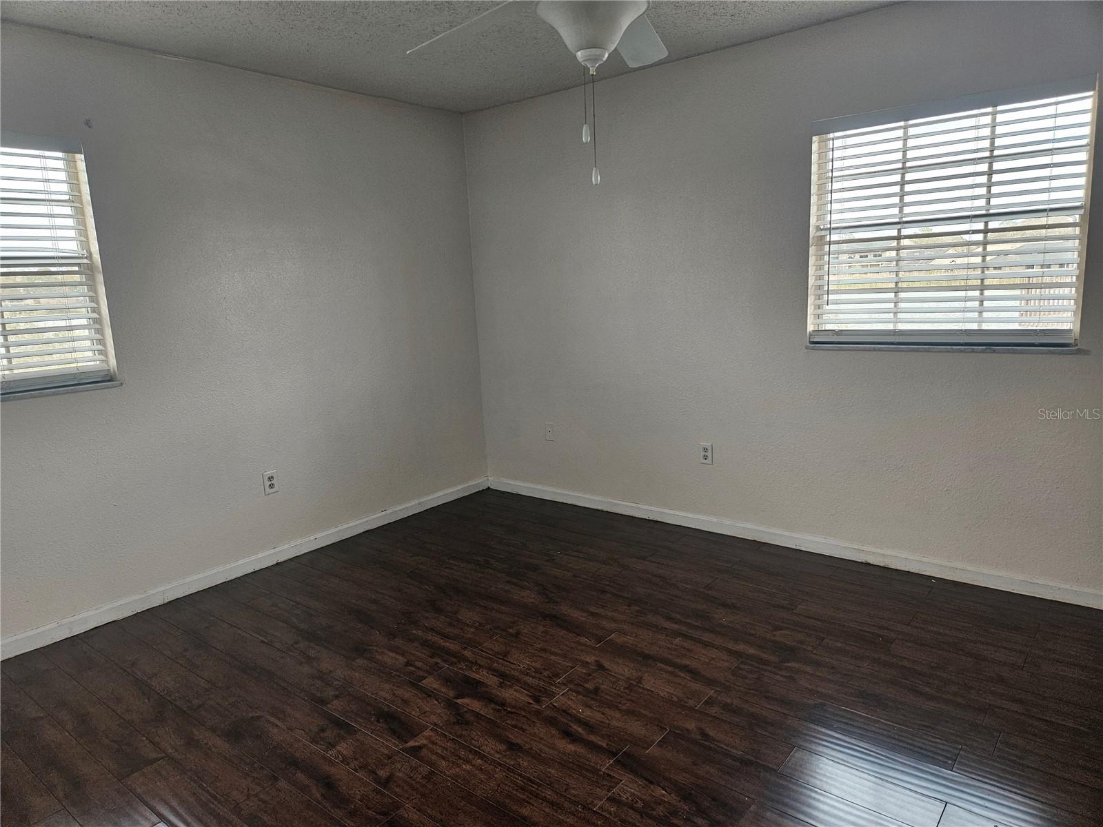 LAKE BENTLEY SHORES CONDO PH 01 - Residential