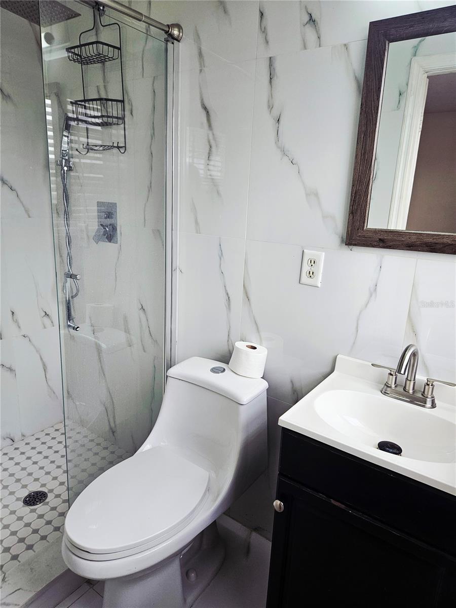 LAKE BENTLEY SHORES CONDO PH 01 - Residential