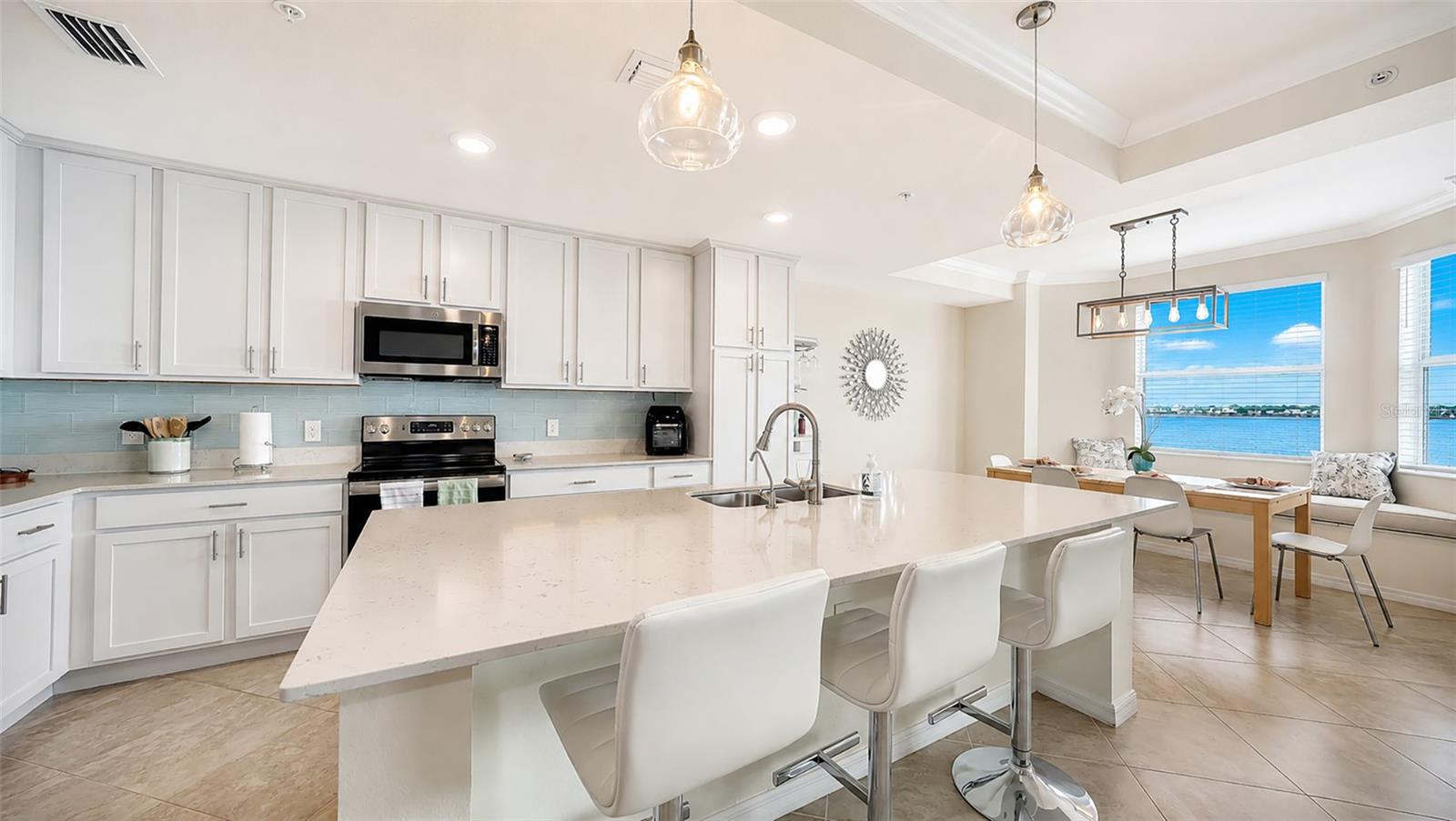 1020 TIDEWATER SHORES LOOP 207, BRADENTON, FL, 34208 3 1020 TIDEWATER SHORES LOOP 207