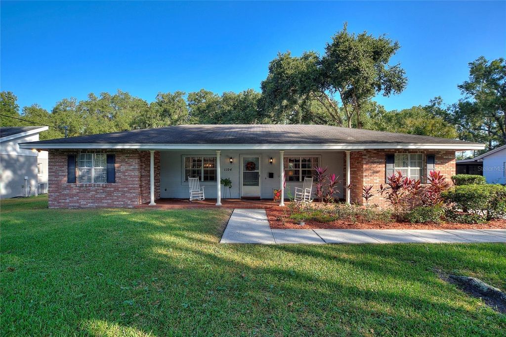 Photo of 1104 E Cherry Street, Plant City, FL 33563 (MLS # TB8441284)