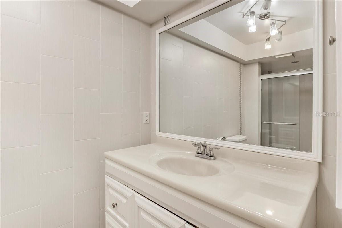 GLEN OAKS MANOR HOMES PH 2 - Residential