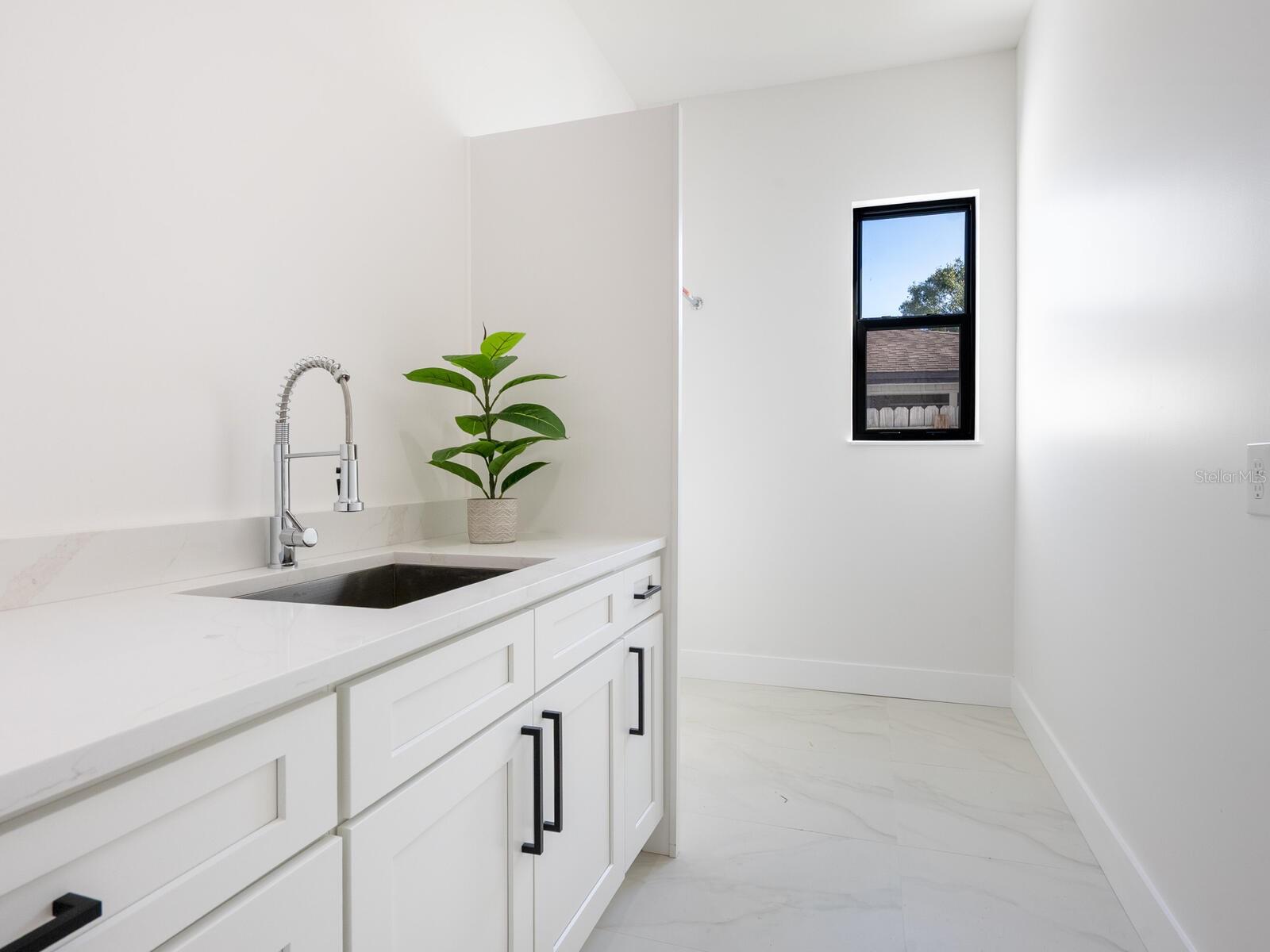 LOMA LINDA PARK - Residential