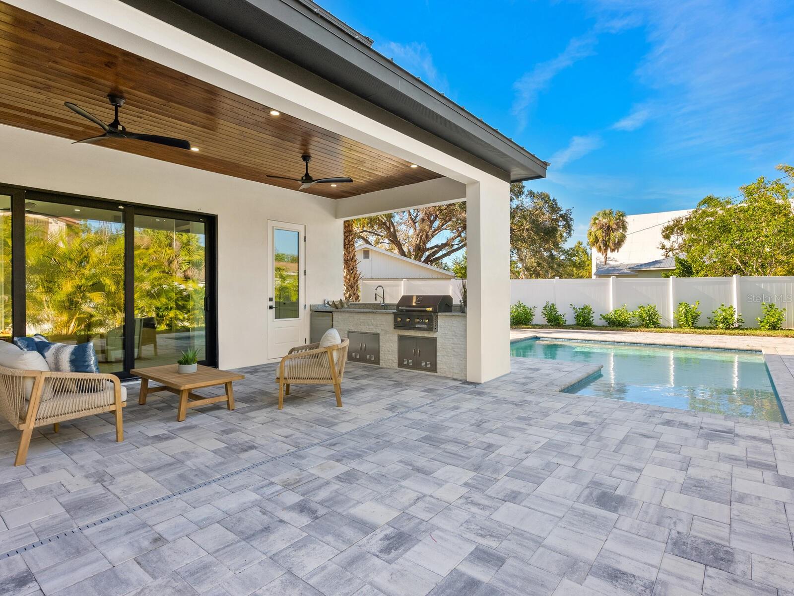 LOMA LINDA PARK - Residential