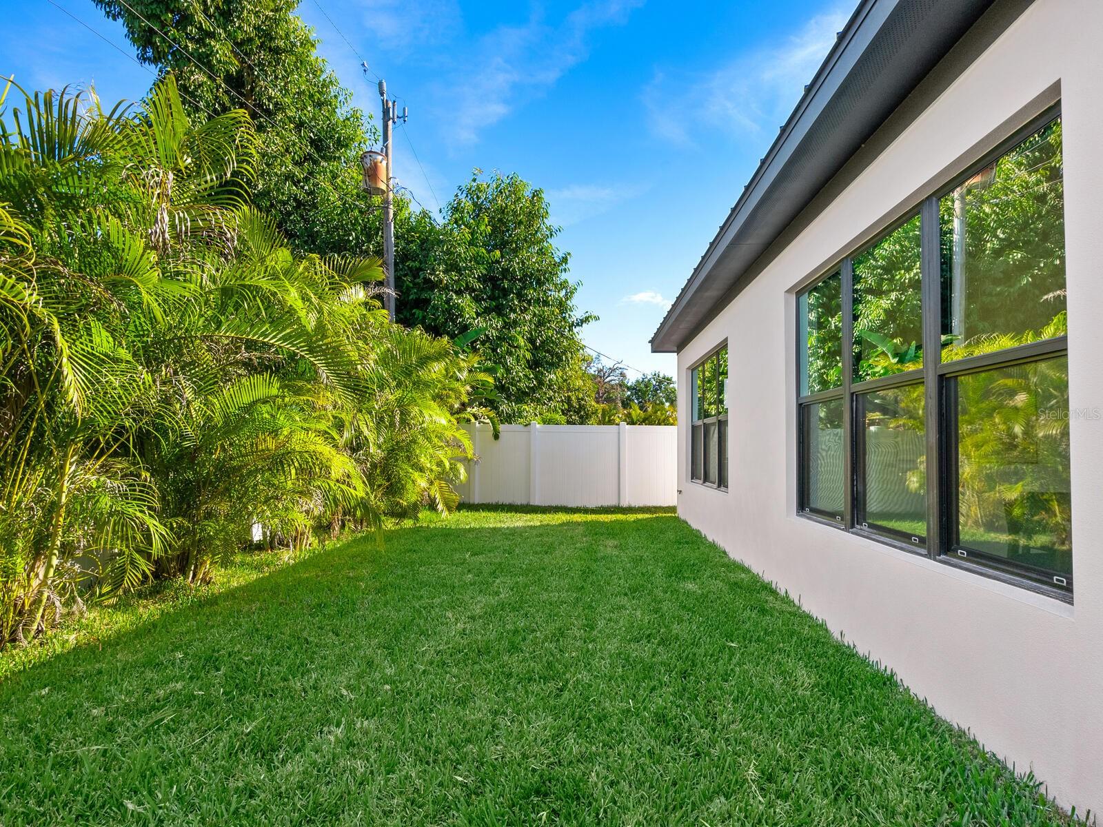 LOMA LINDA PARK - Residential