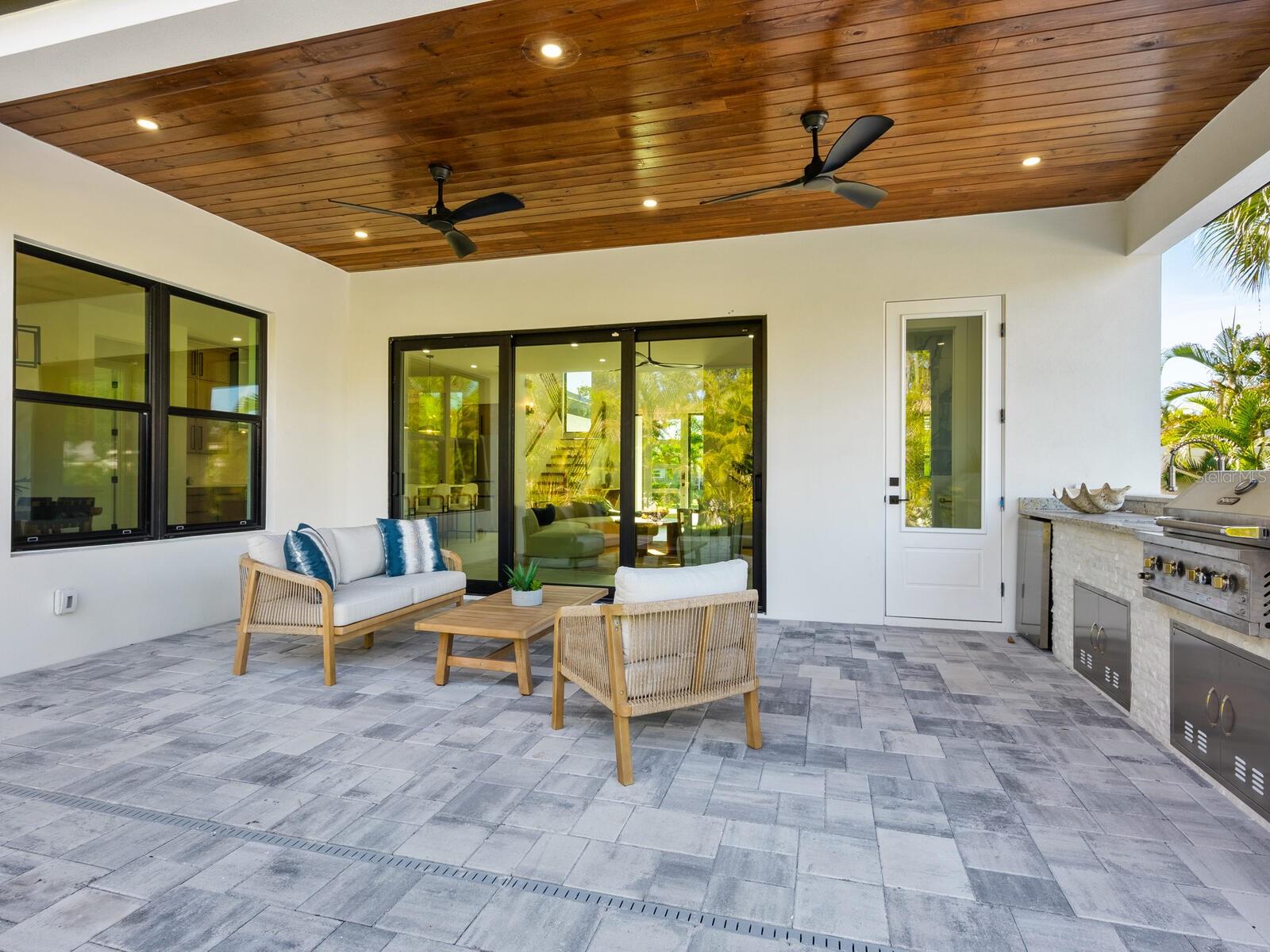 LOMA LINDA PARK - Residential