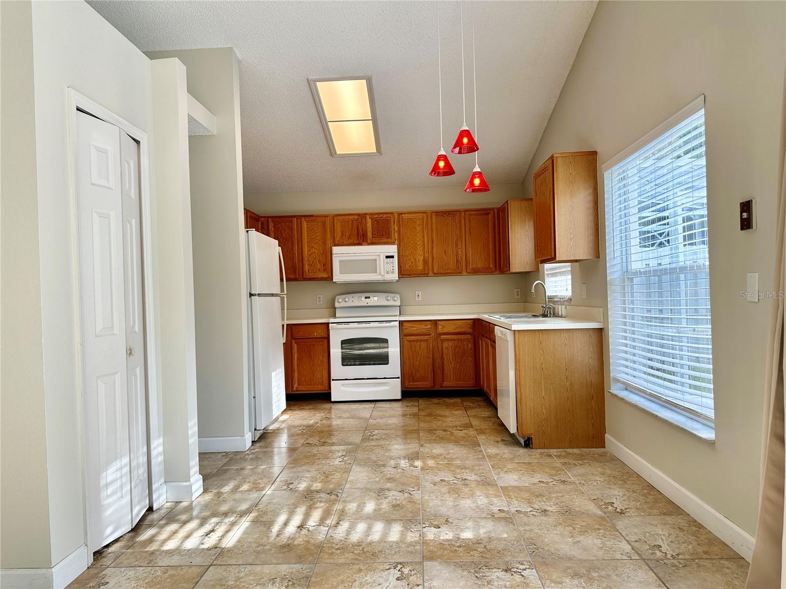 HUNTERS CREEK TR 430A PH 02 - Residential Lease