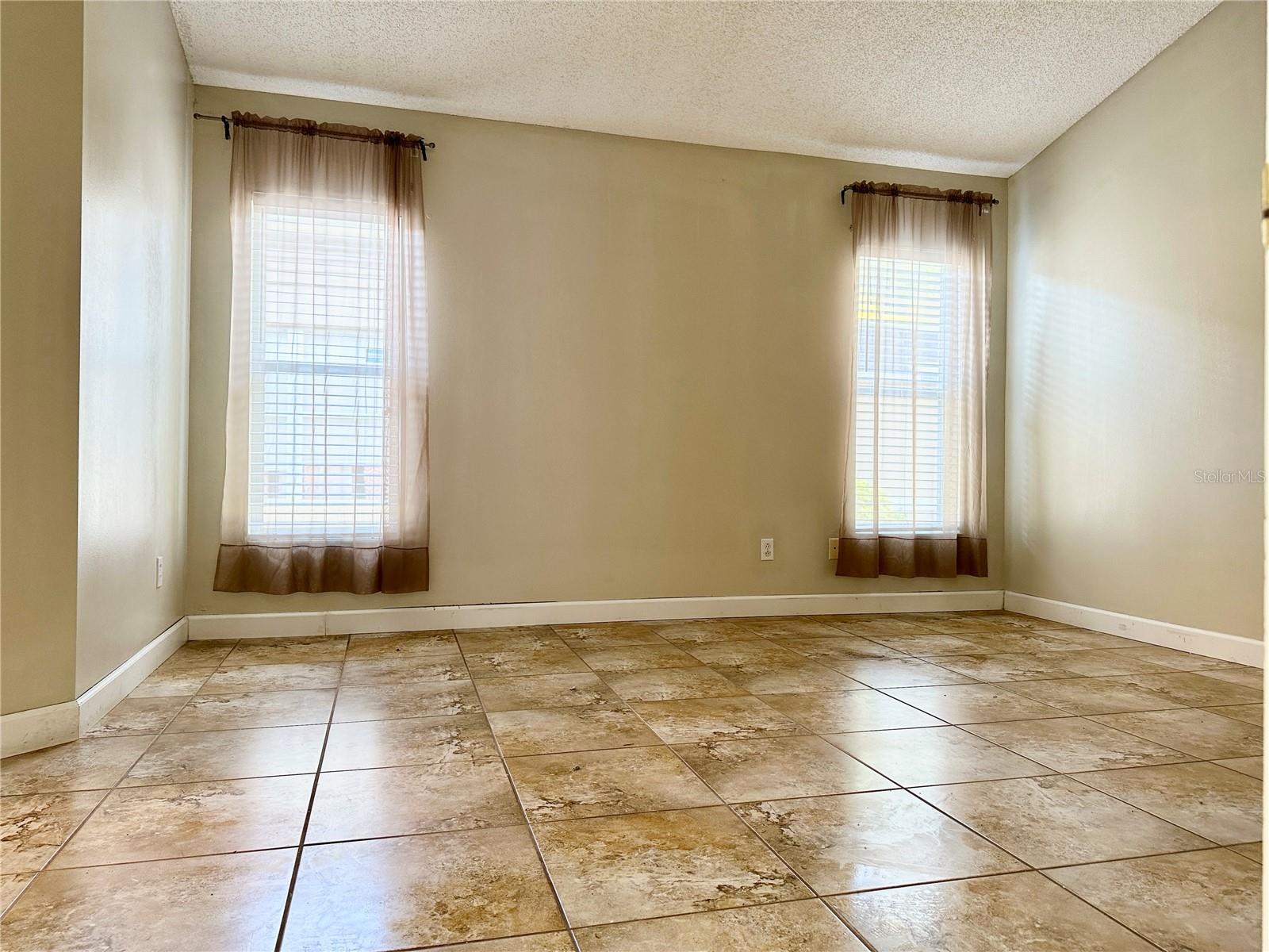 HUNTERS CREEK TR 430A PH 02 - Residential Lease