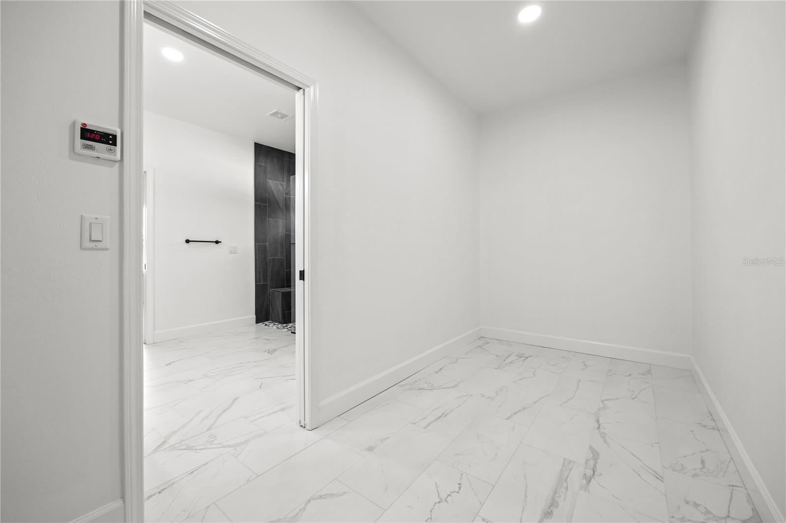 GRAND OAKS AT TOWER - Residential