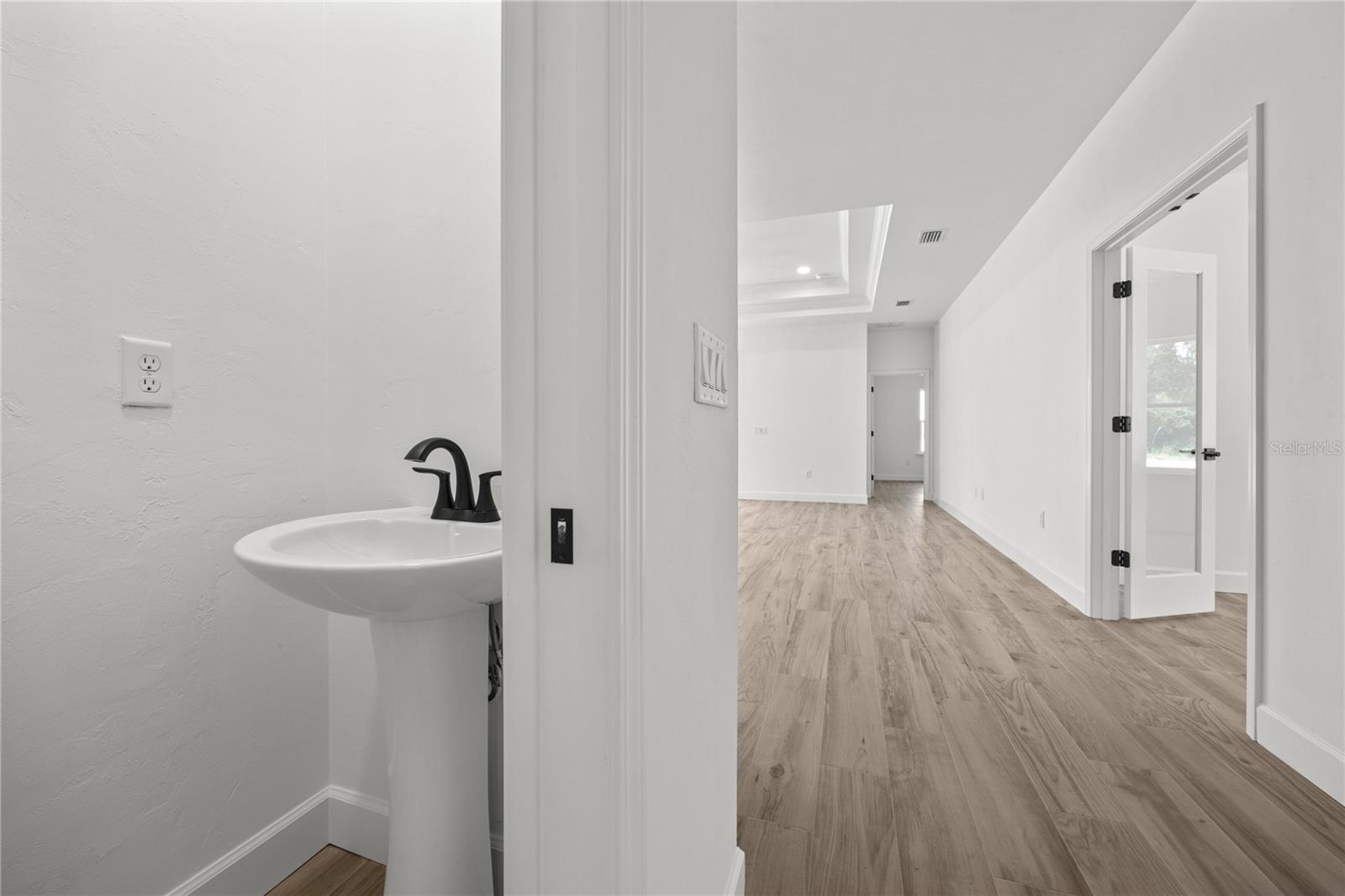 GRAND OAKS AT TOWER - Residential