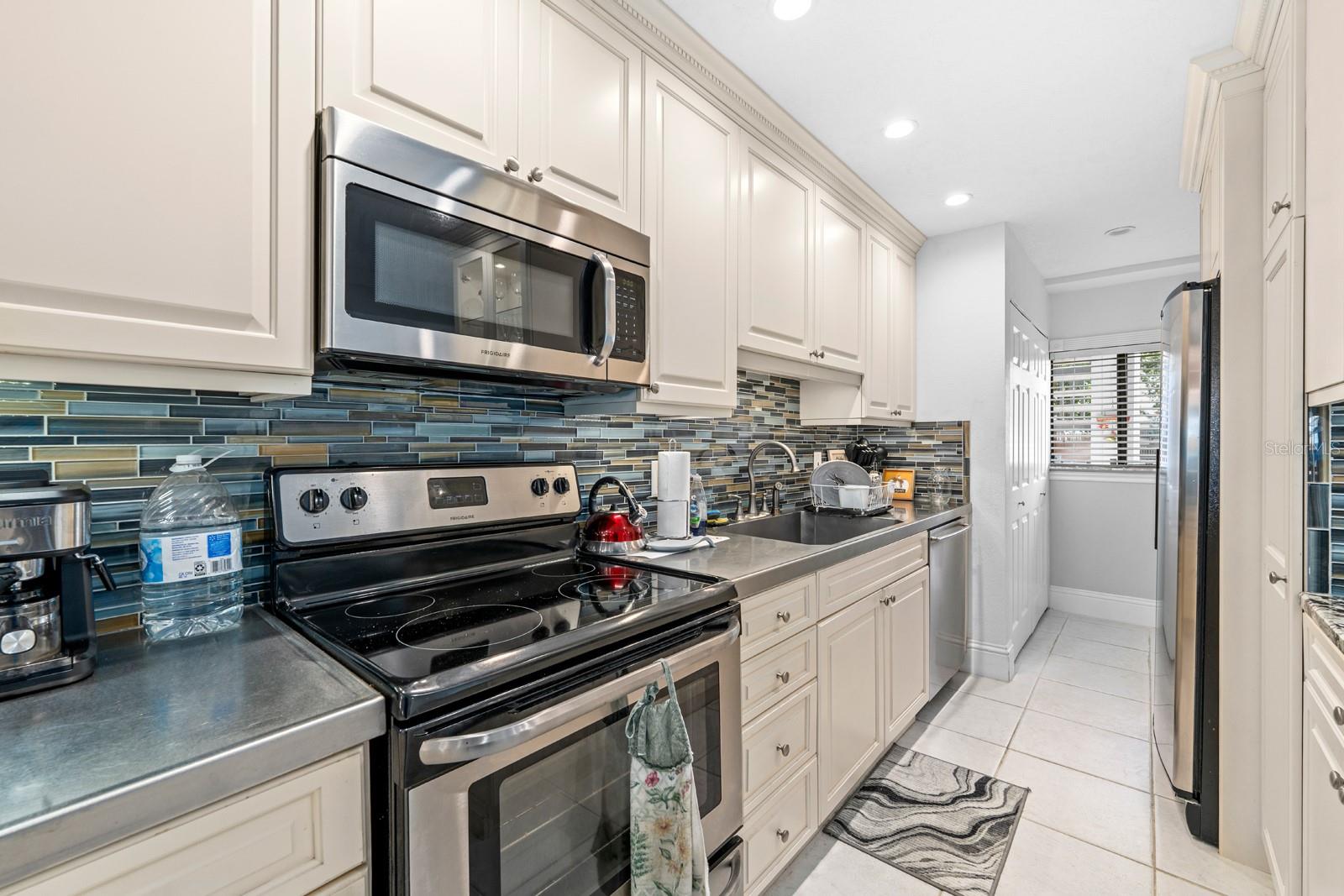 816 BAHIA DEL SOL DRIVE 23