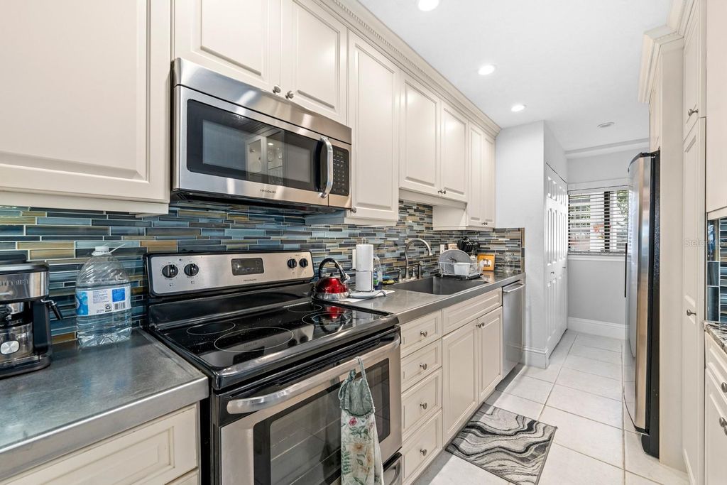 Photo of 816 Bahia Del Sol Drive #23, Ruskin, FL 33570 (MLS # TB8509198)