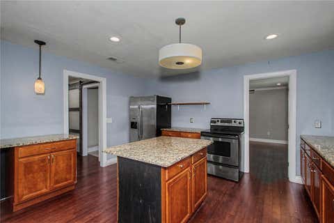 Tiny photo for 1916 SE 14th Avenue, Ocala, FL 34471 (MLS # OM728874)