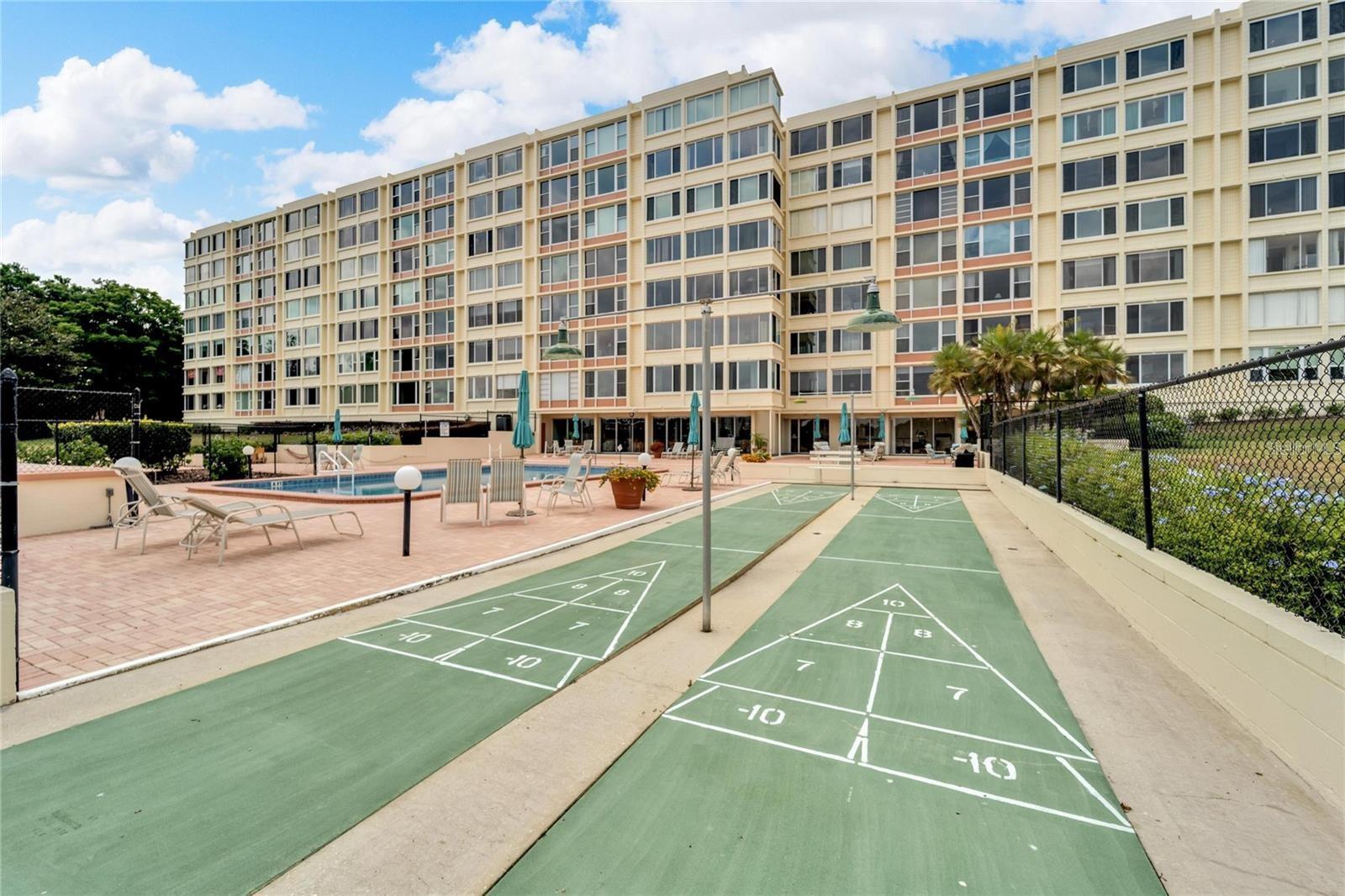 SPRING LAKE TOWERS - Residential