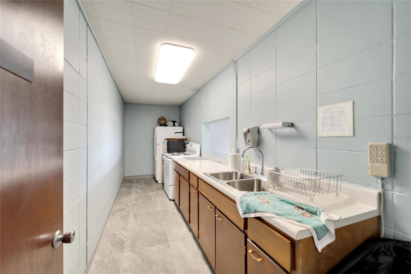 SPRING LAKE TOWERS - Residential