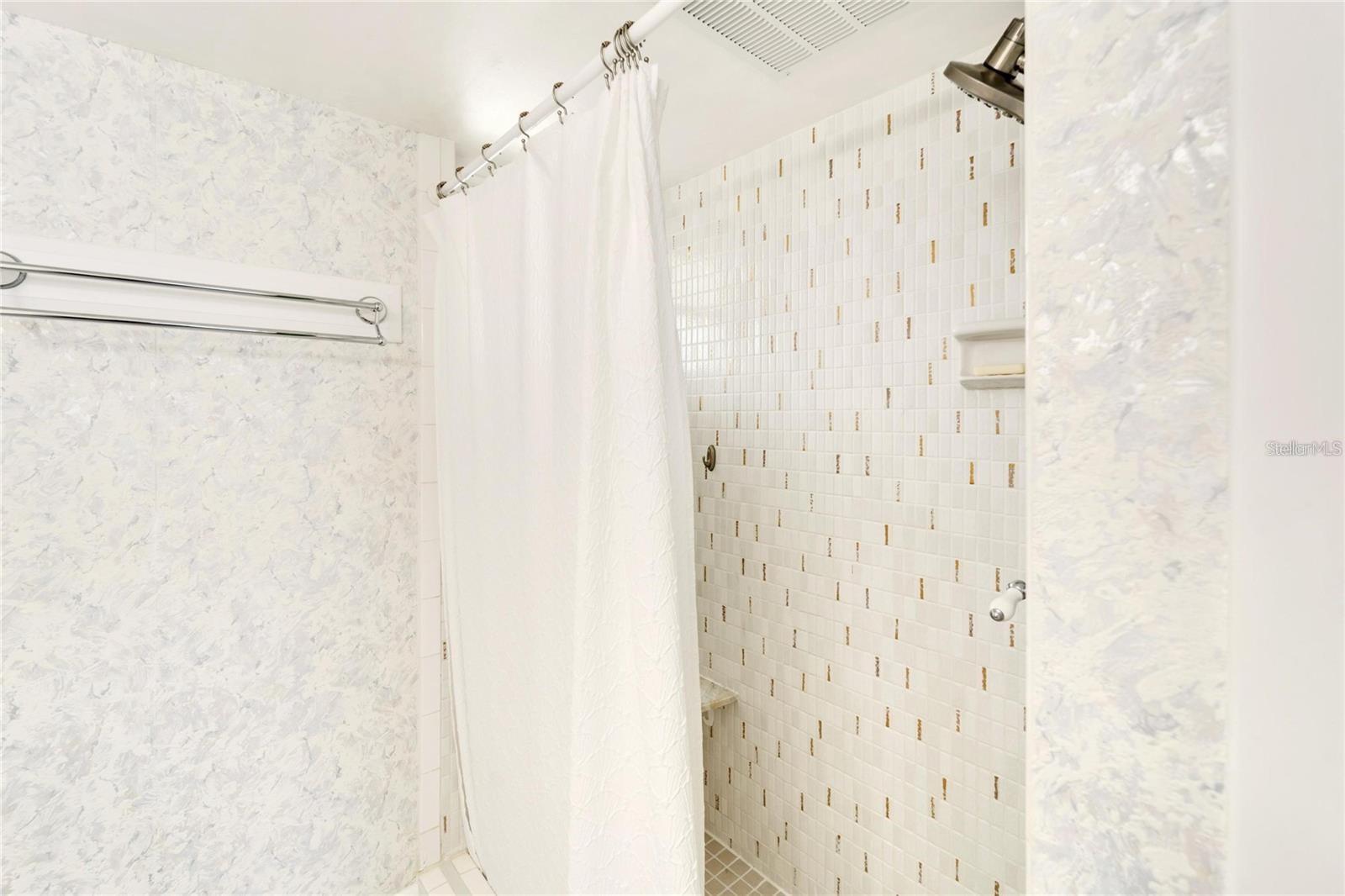 SPRING LAKE TOWERS - Residential