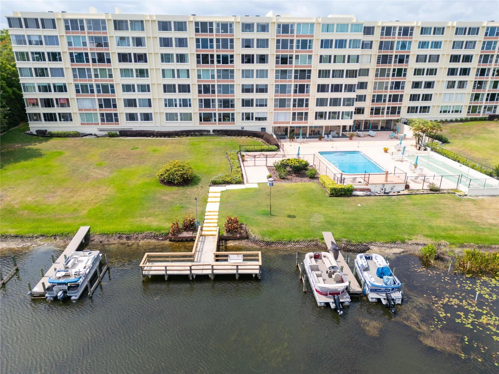 SPRING LAKE TOWERS - Residential