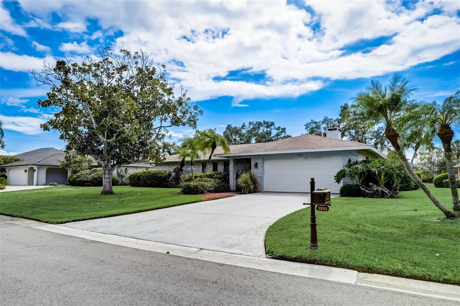 COUNTRY CLUB OF SARASOTA THE - Residential