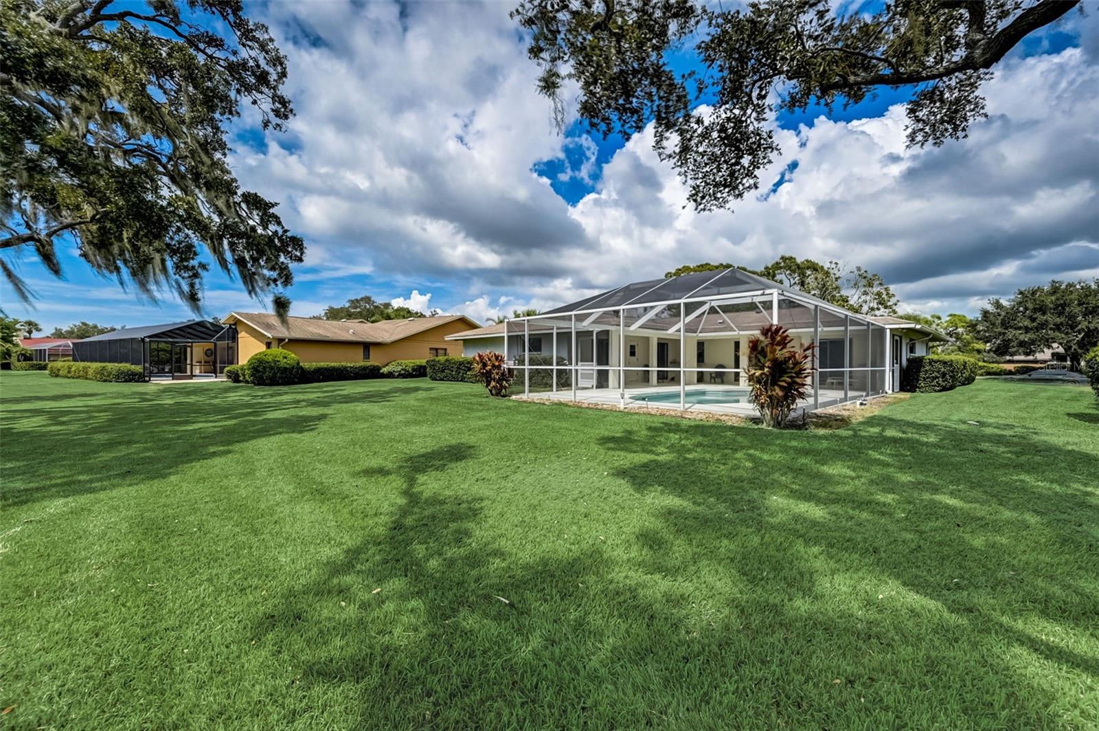 COUNTRY CLUB OF SARASOTA THE - Residential