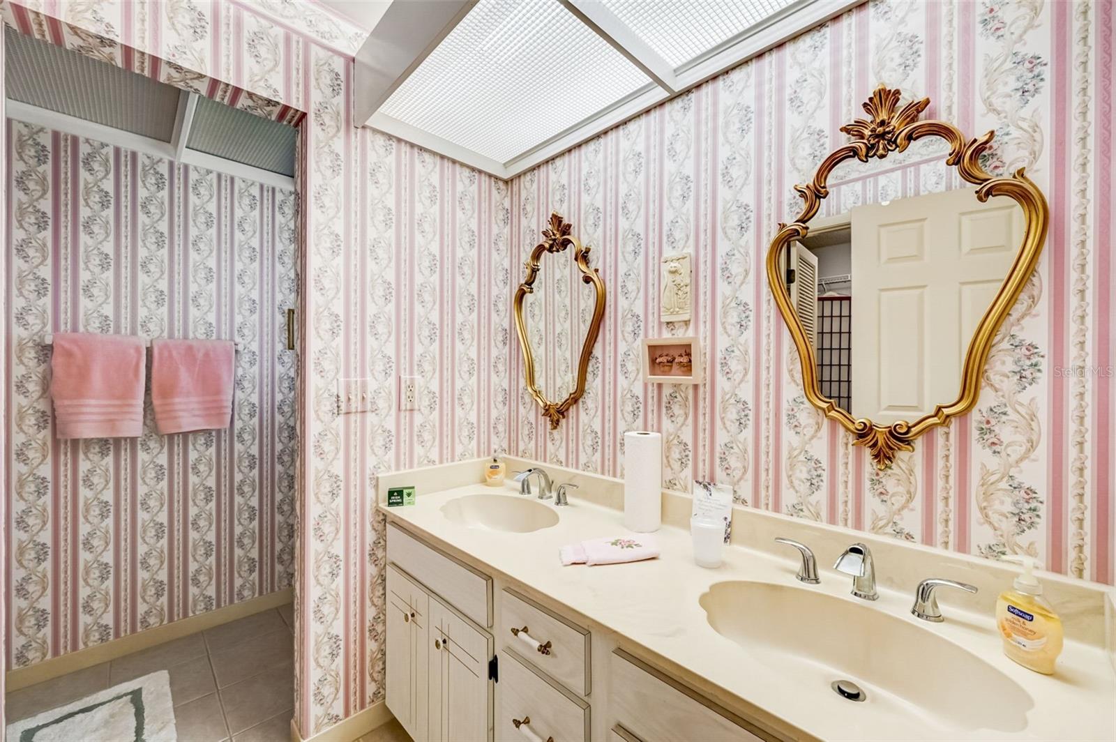 COUNTRY CLUB OF SARASOTA THE - Residential