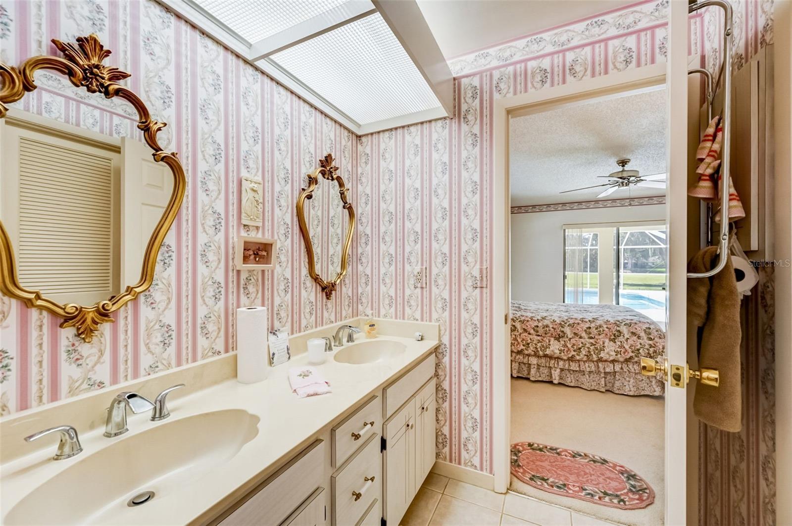 COUNTRY CLUB OF SARASOTA THE - Residential