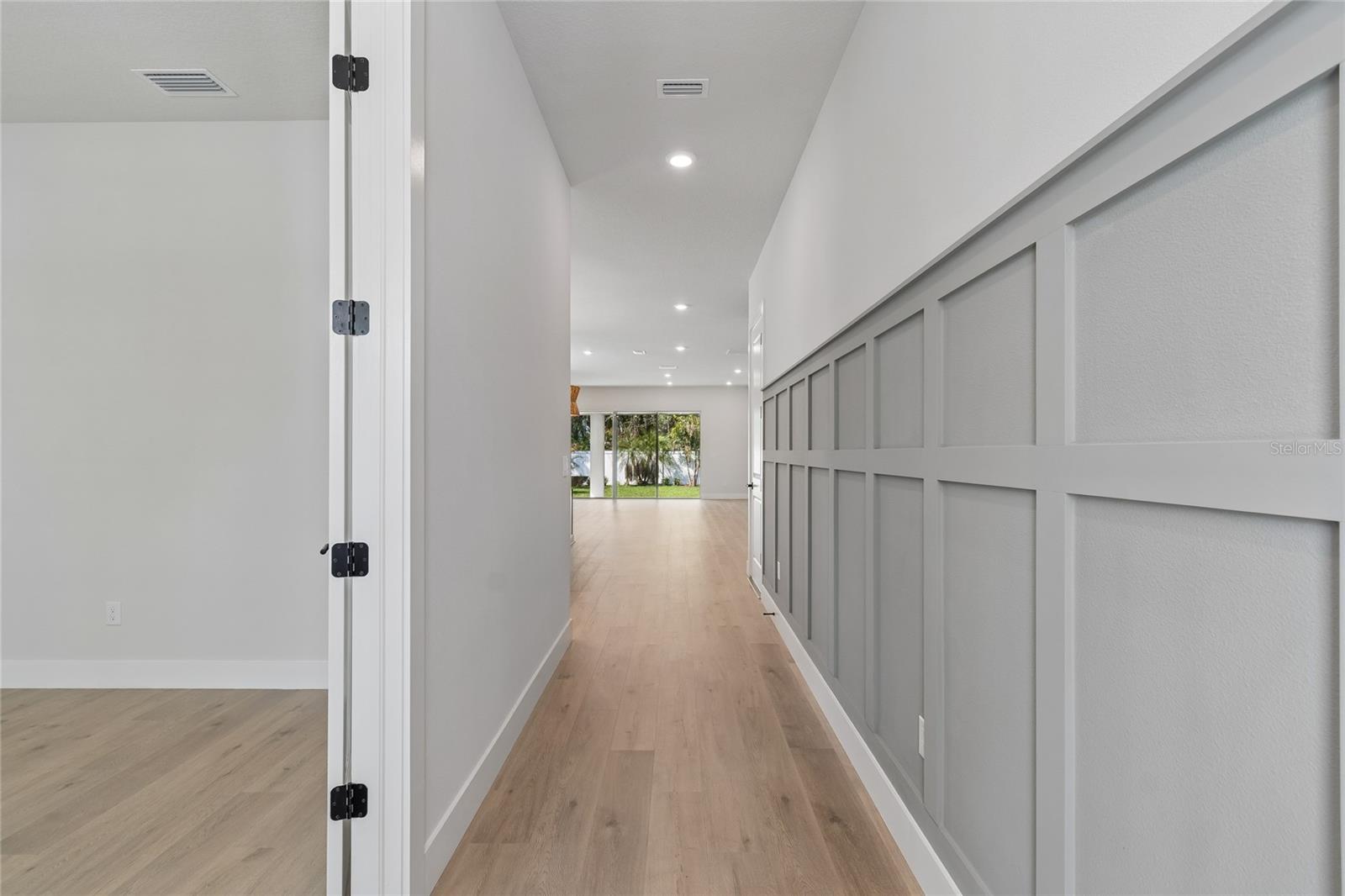 3711 W DE LEON STREET