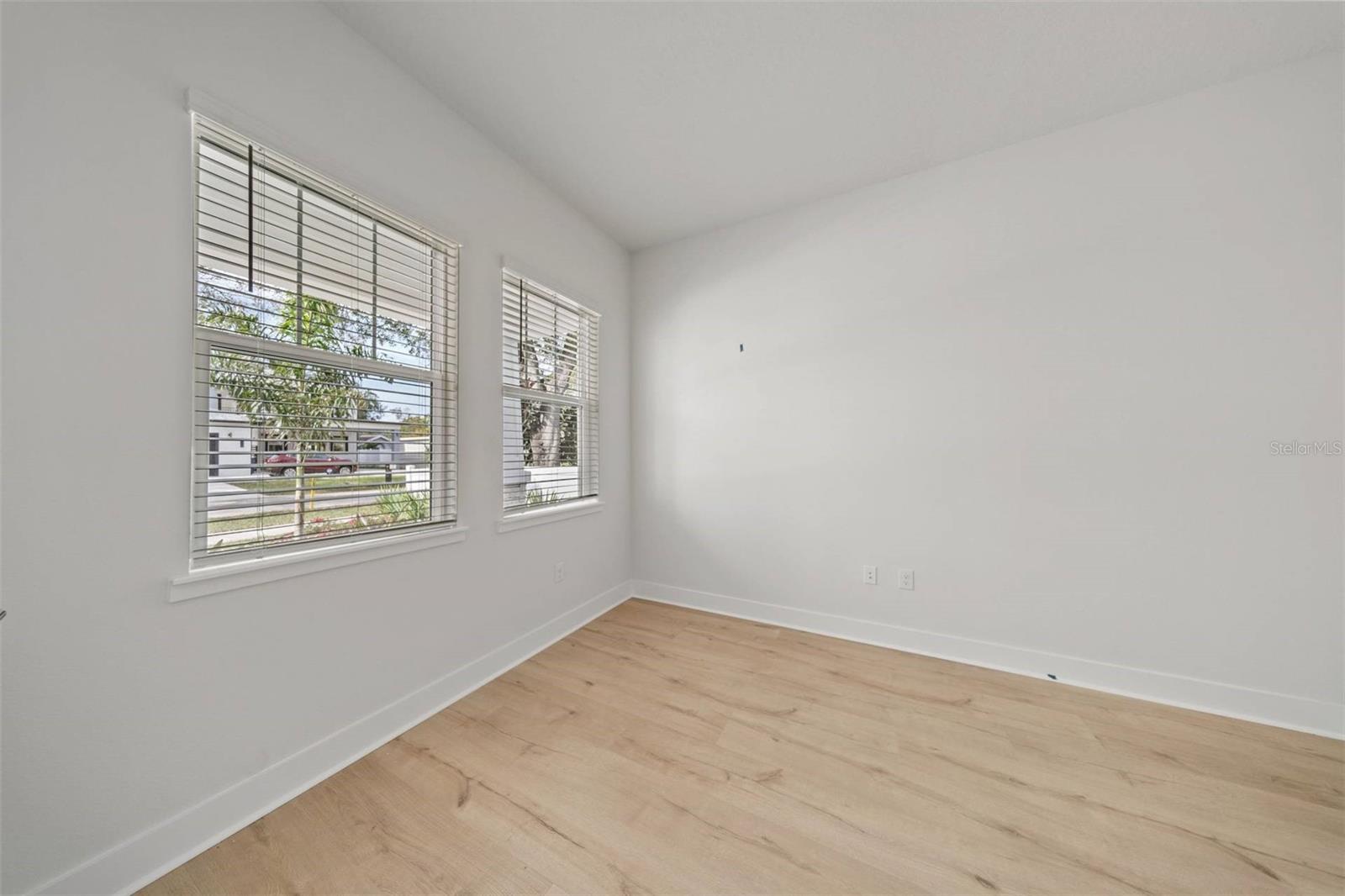 PERSHING PARK - Residential