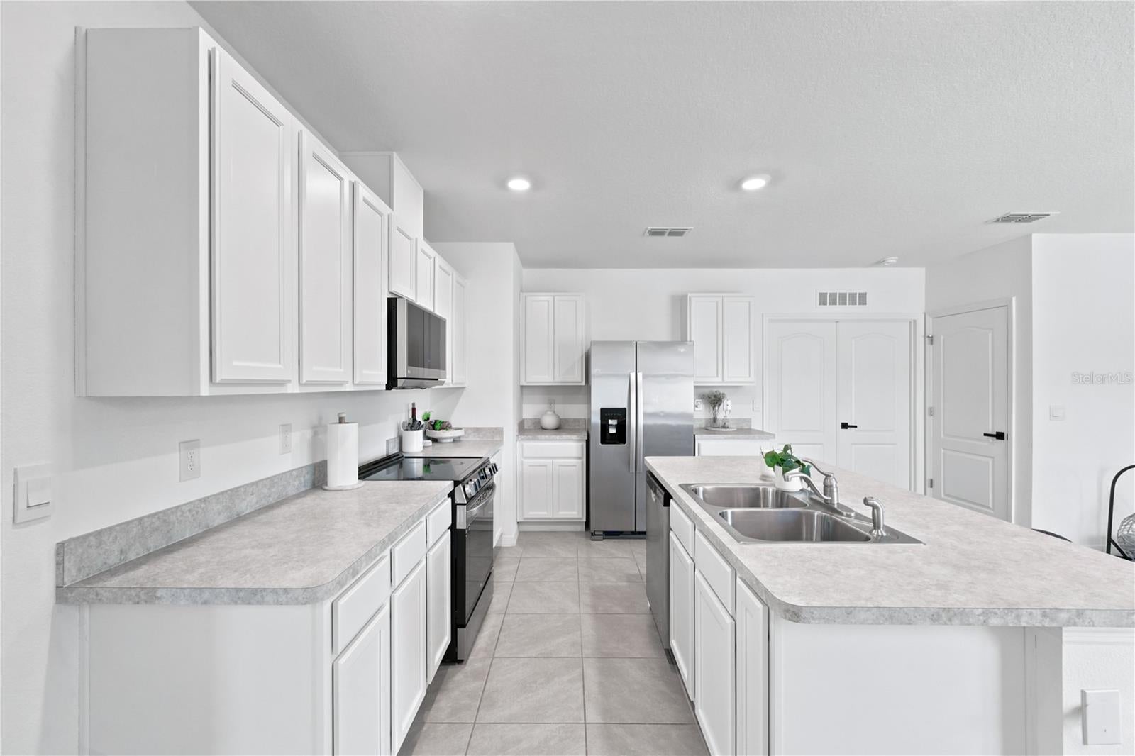 2733 REDDISH EGRET BEND