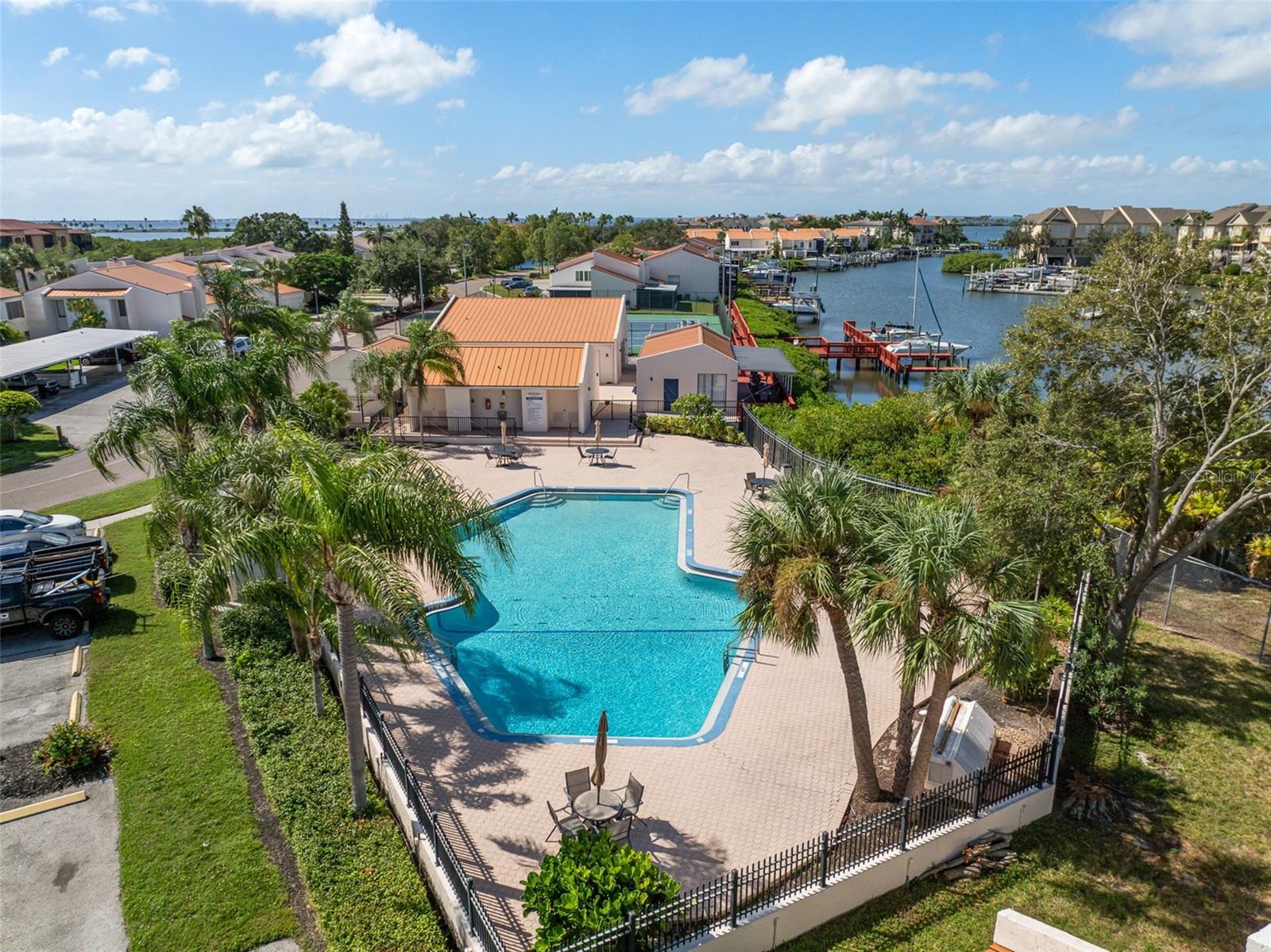 SPINNAKER COVE PH I SEC C BLD - Residential