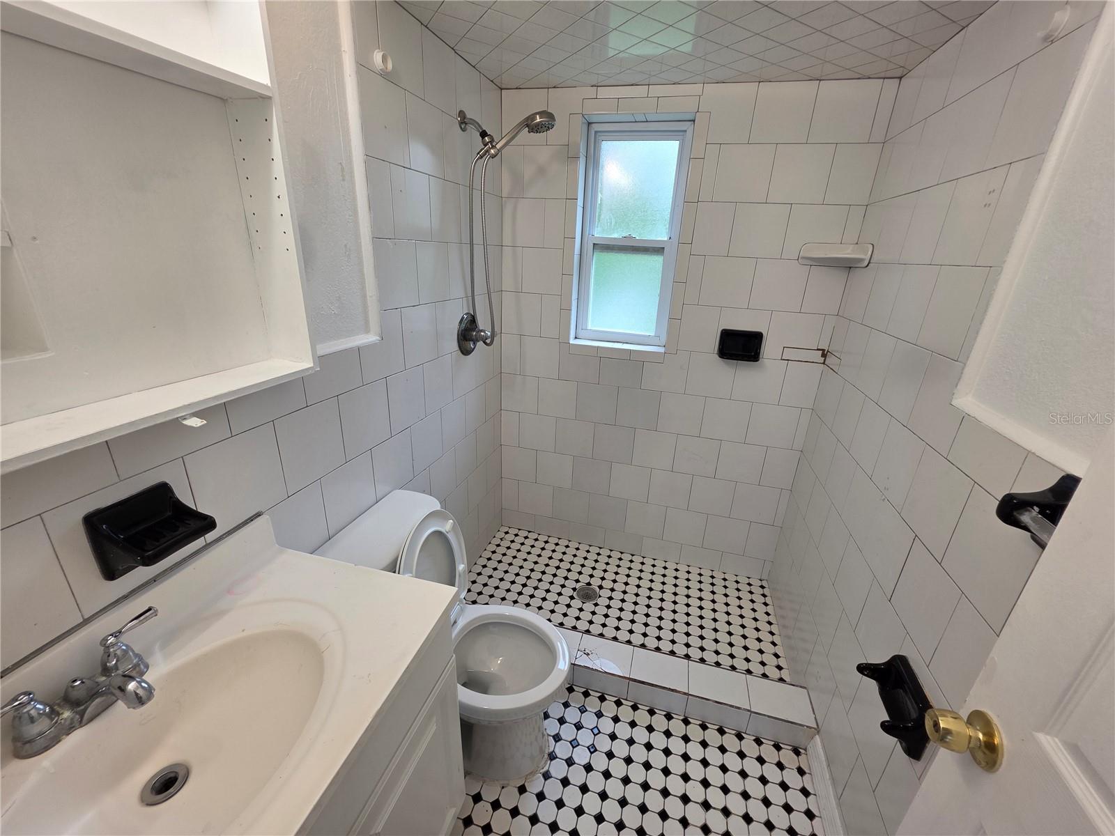 NOBLITTS G E - Residential Lease