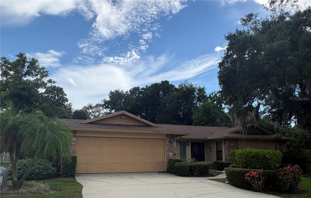 Photo of 862 Pinewood Terrace W, Palm Harbor, FL 34683 (MLS # TB8550503)