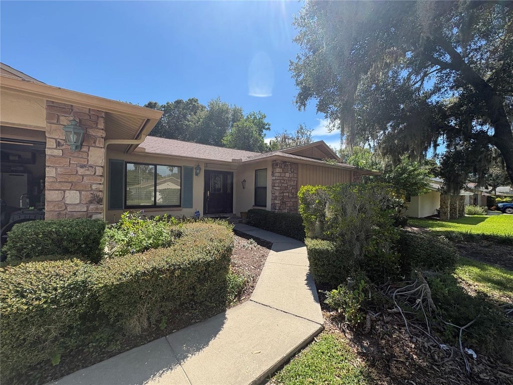 Photo of 862 Pinewood Terrace W, Palm Harbor, FL 34683 (MLS # TB8550503)