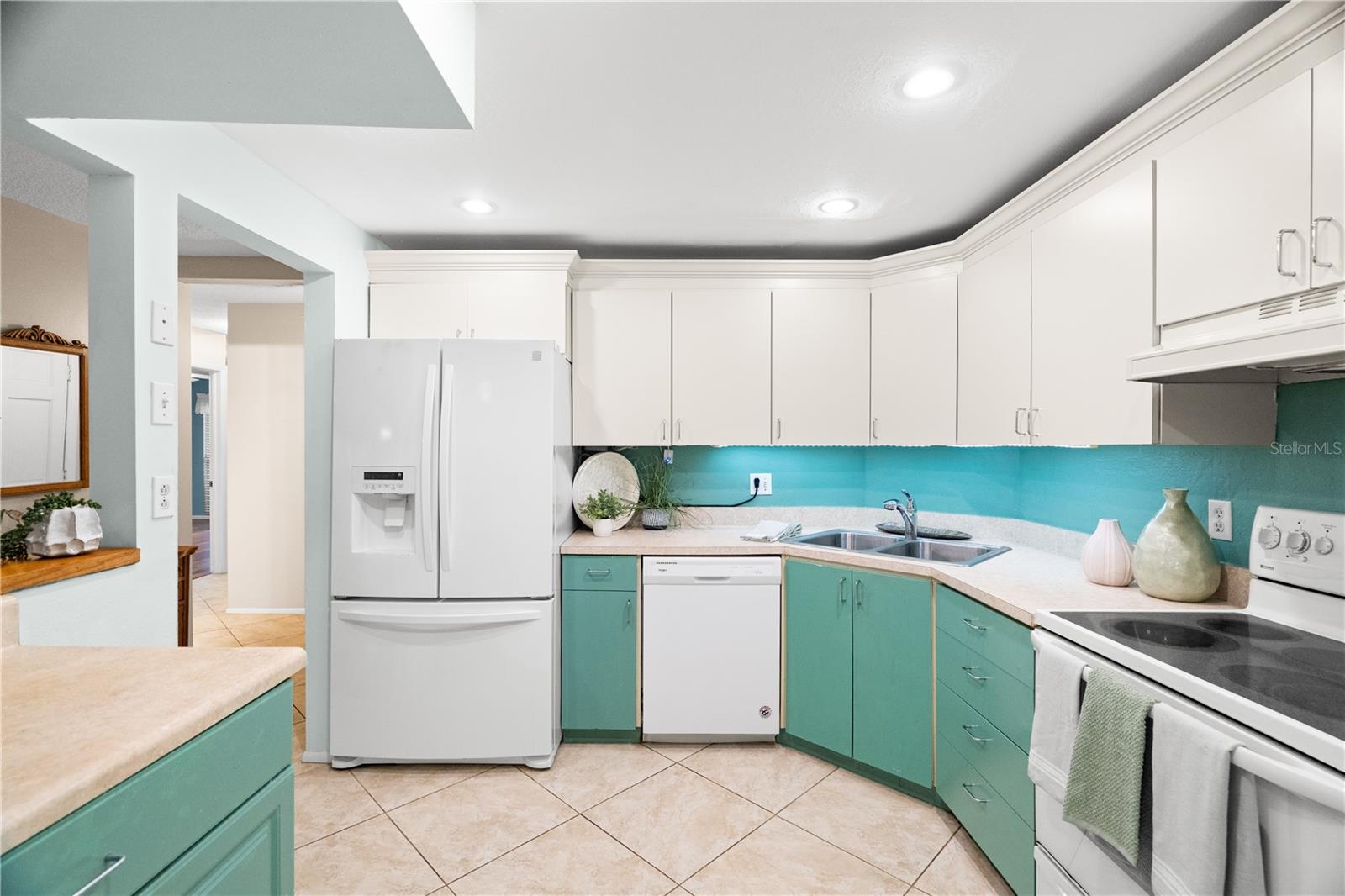 GARDENS THE CONDO - Residential