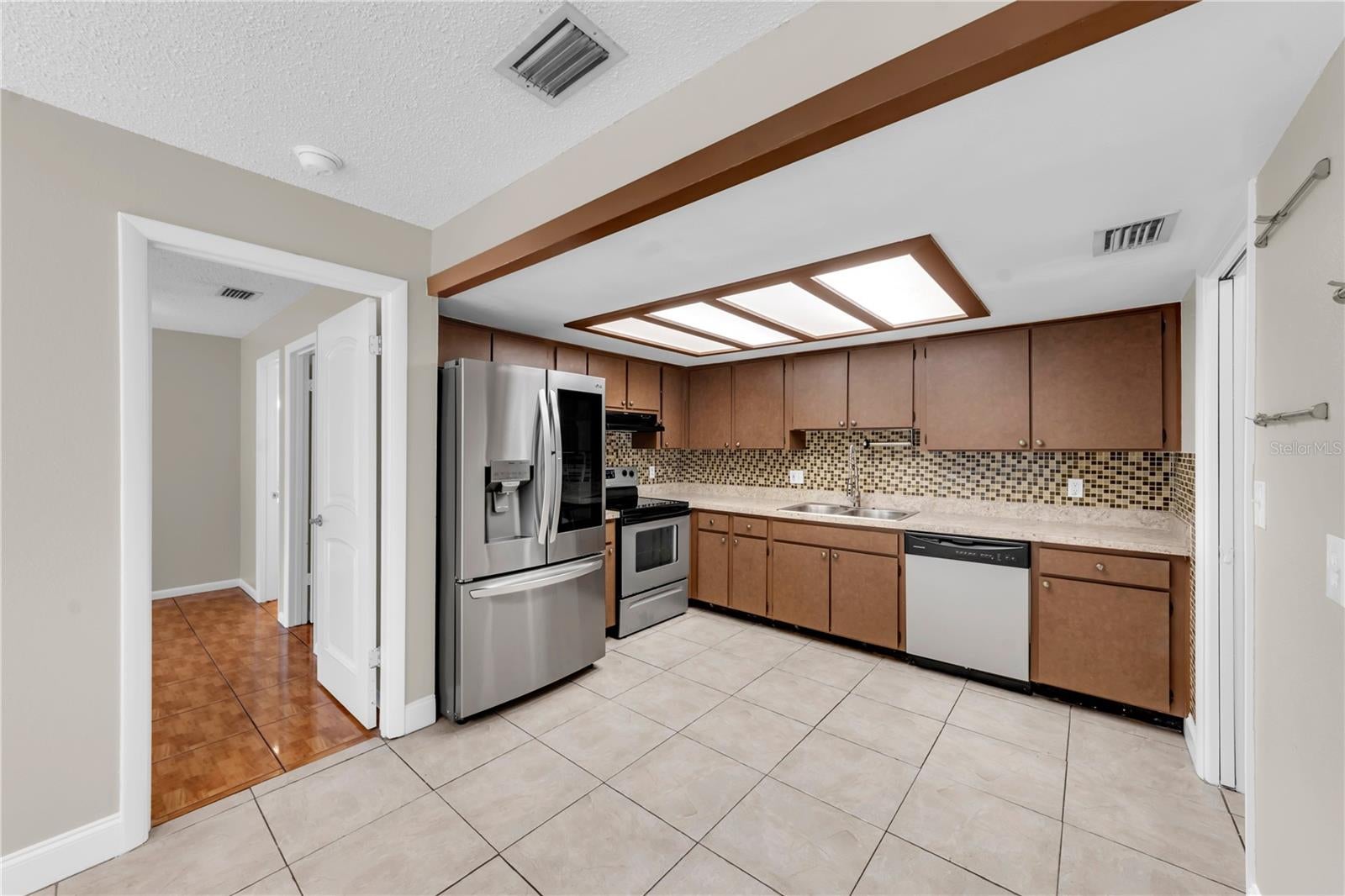 9602 HIDDEN OAKS CIRCLE
