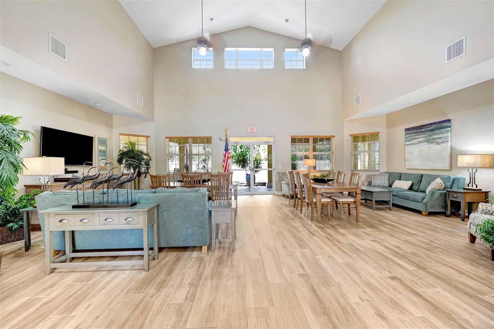 ISLAND POINTE CONDO - Residential