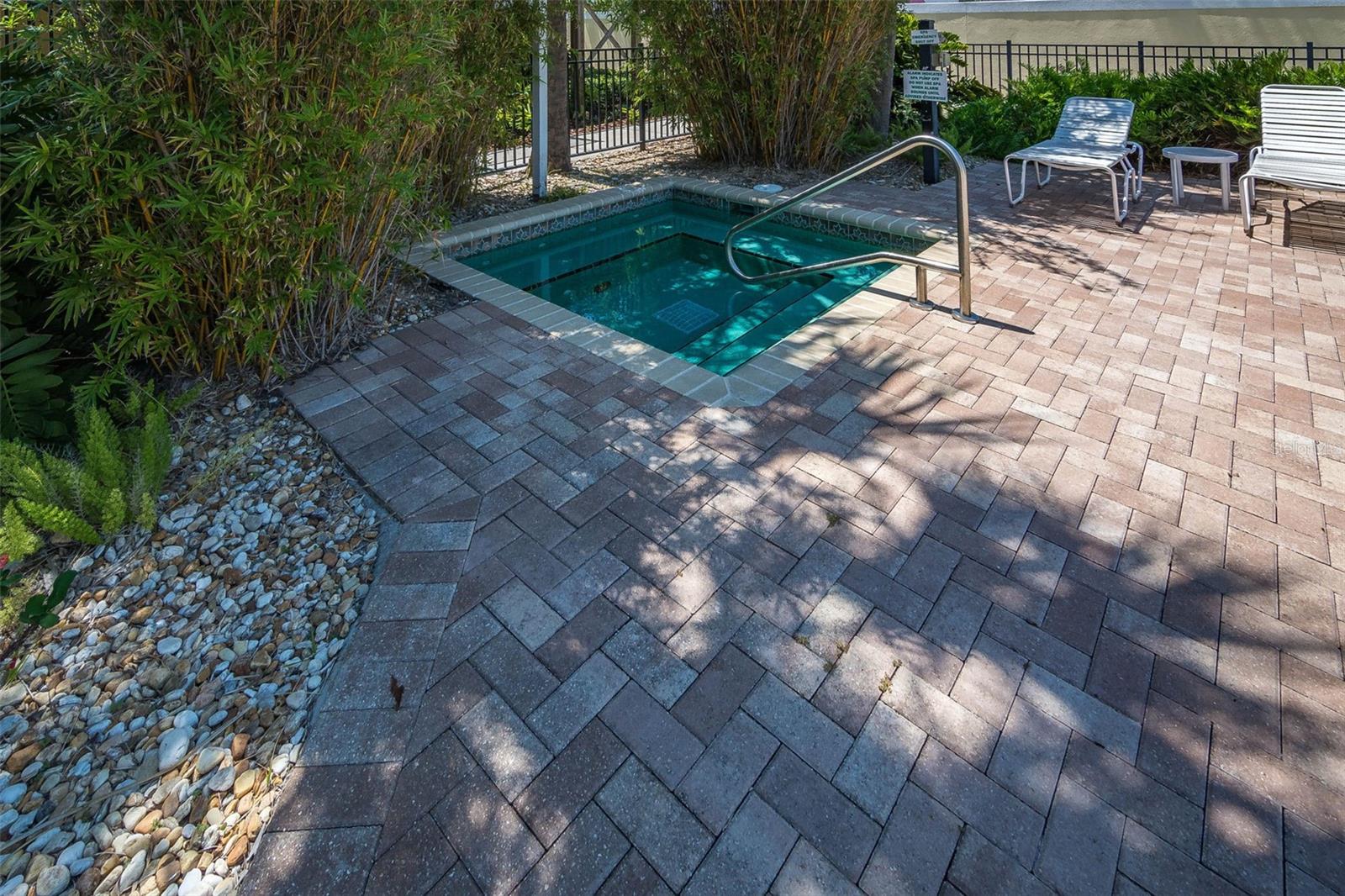 ISLAND POINTE CONDO - Residential