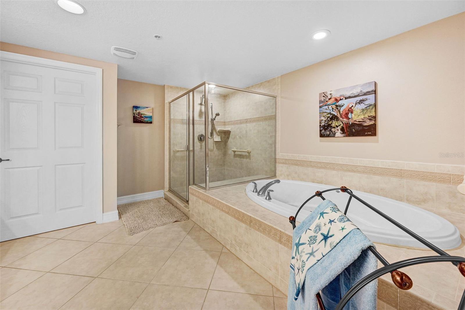 ISLAND POINTE CONDO - Residential