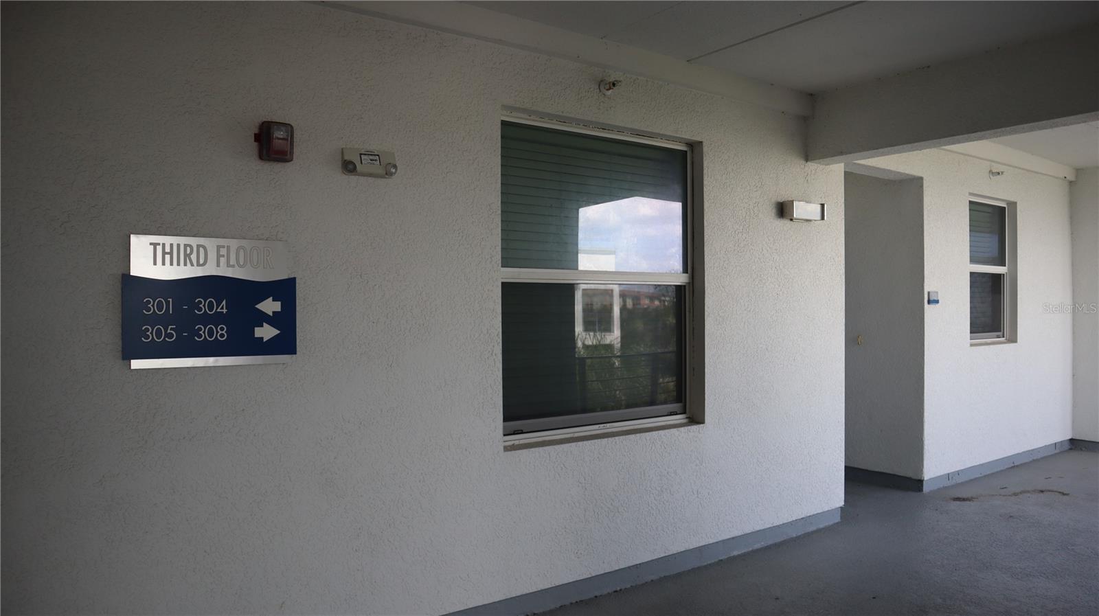 THE TERRACES AT STOREY LAKE CONDO 1 PH 4 - Residential