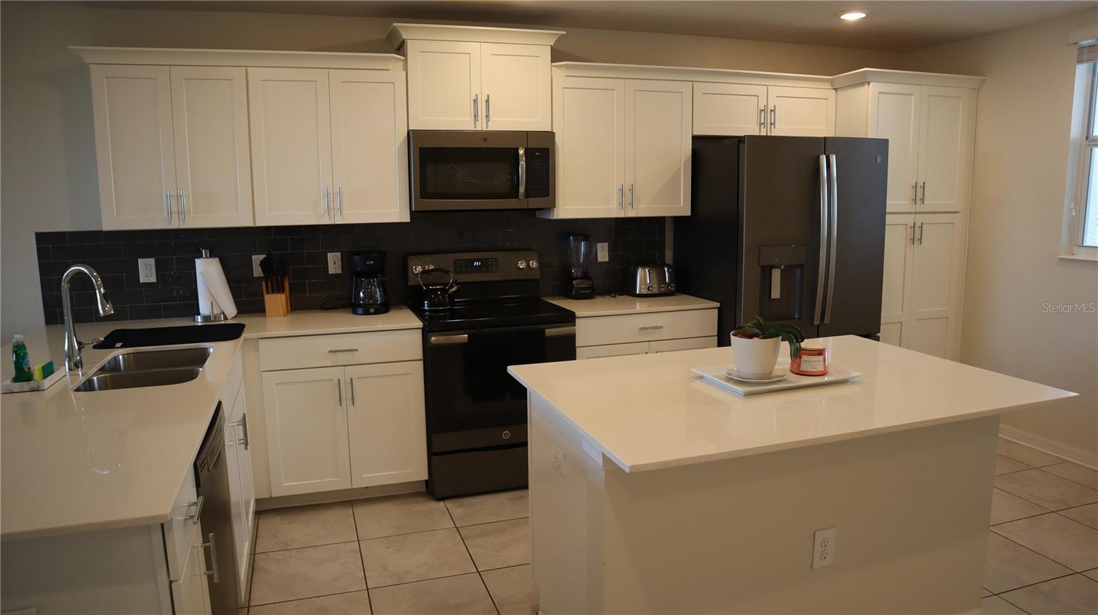 THE TERRACES AT STOREY LAKE CONDO 1 PH 4 - Residential