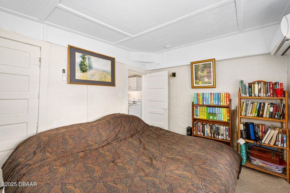 EAST DAYTONA - Residential