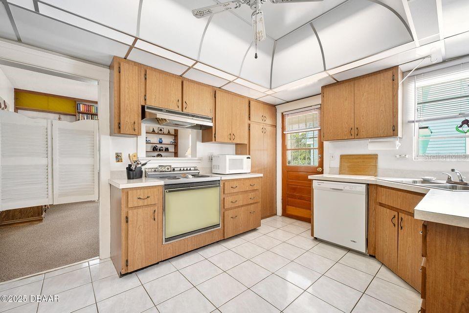 EAST DAYTONA - Residential