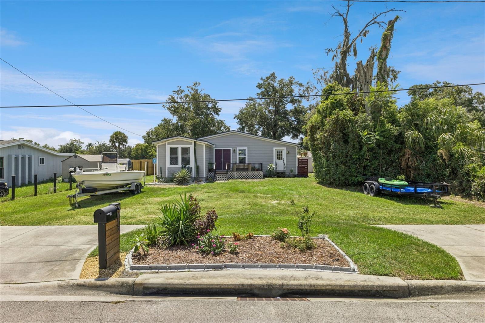 653 LAKE MOBILE DRIVE