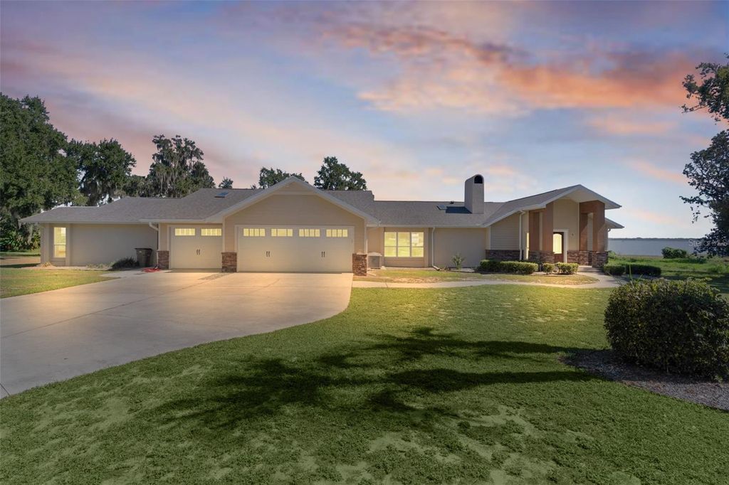 Photo of 34240 Rosa Lane, Fruitland Park, FL 34731 (MLS # G5105422)