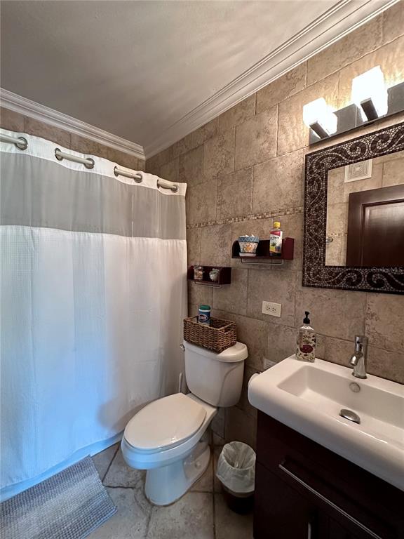 SANDY BEACH APARTMENTS - Residential