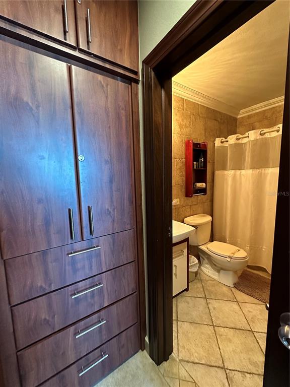 SANDY BEACH APARTMENTS - Residential