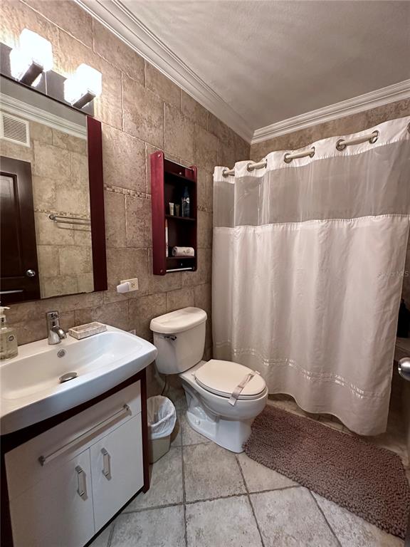 SANDY BEACH APARTMENTS - Residential